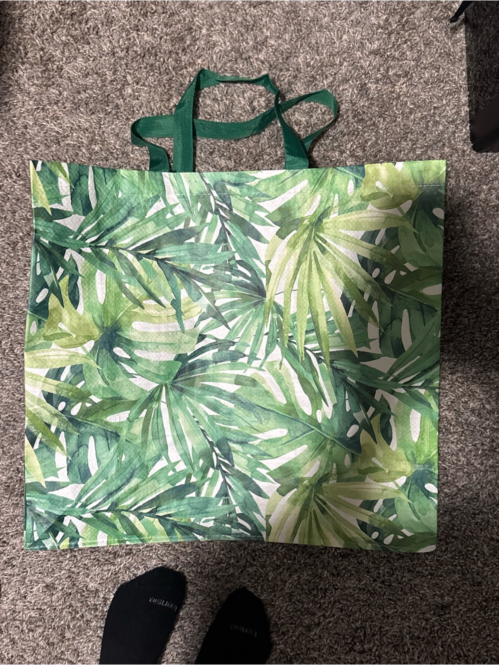 nwt- XL TOTE BAG- Palm